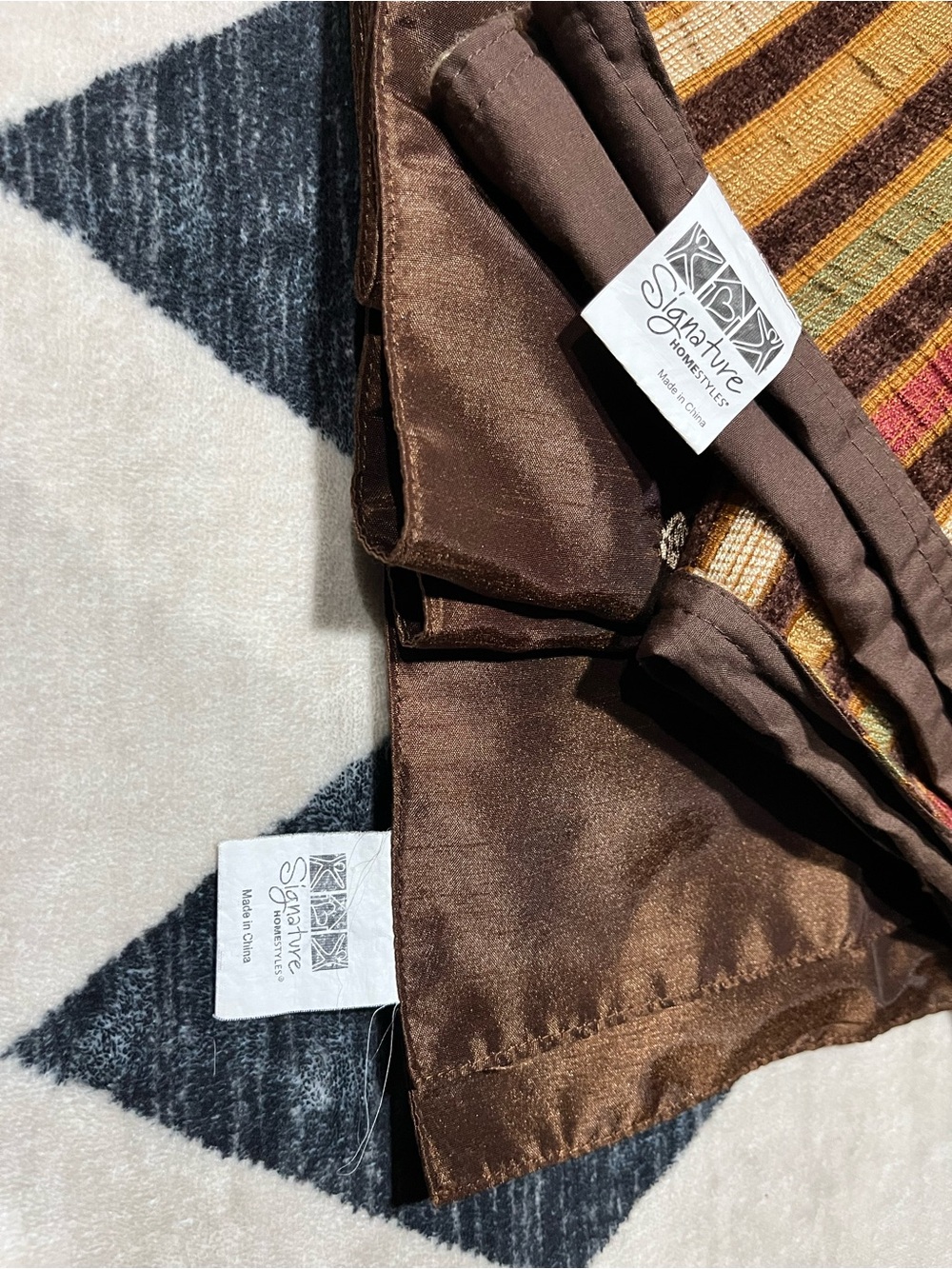 Signature Homestyles Fall Textiles. - Picture 4 of 16